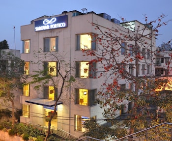 sarovar portico naraina delhi