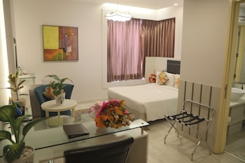 sarovar portico naraina delhi