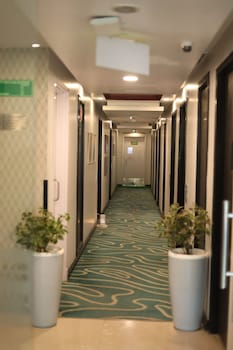 sarovar portico naraina delhi