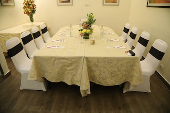 sarovar portico naraina delhi