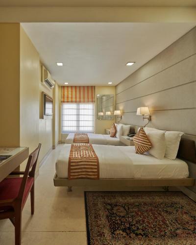 residency hotel fort