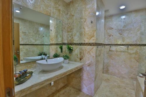 sybaris residences