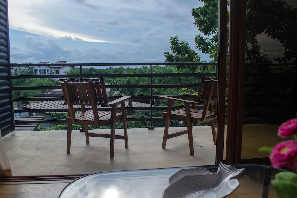 sybaris residences