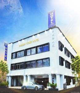 golden court hotel pelangi