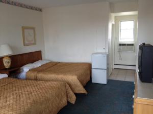 rainbow motor inn by the falls