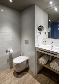 yurbban trafalgar hotel