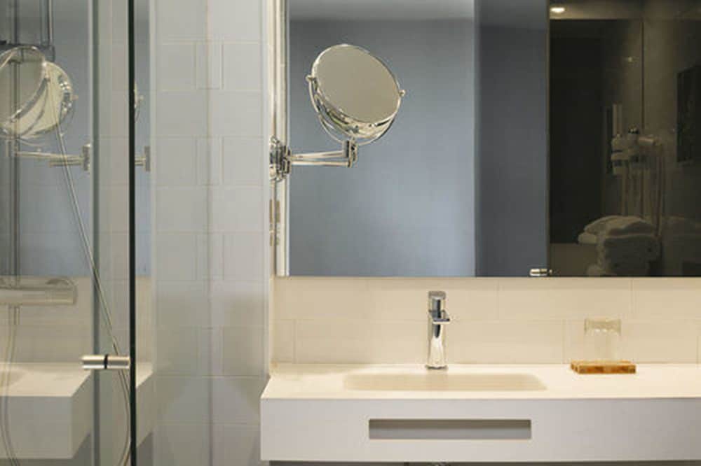 yurbban trafalgar hotel