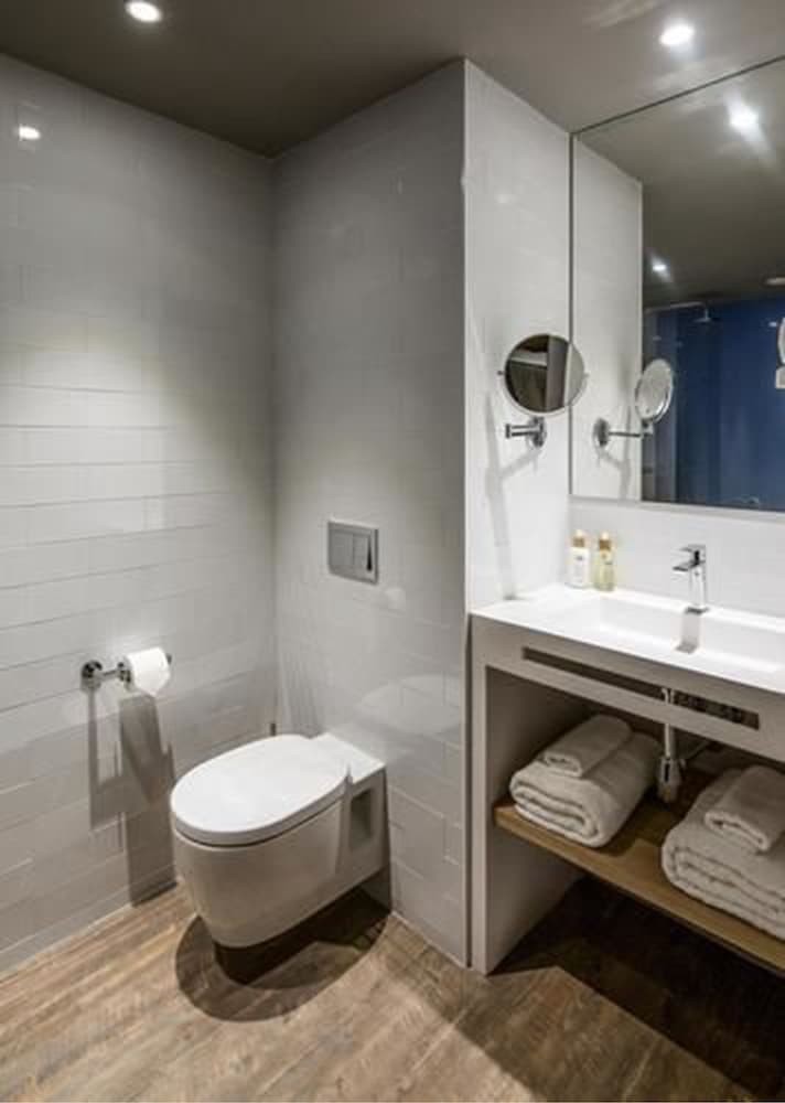 yurbban trafalgar hotel