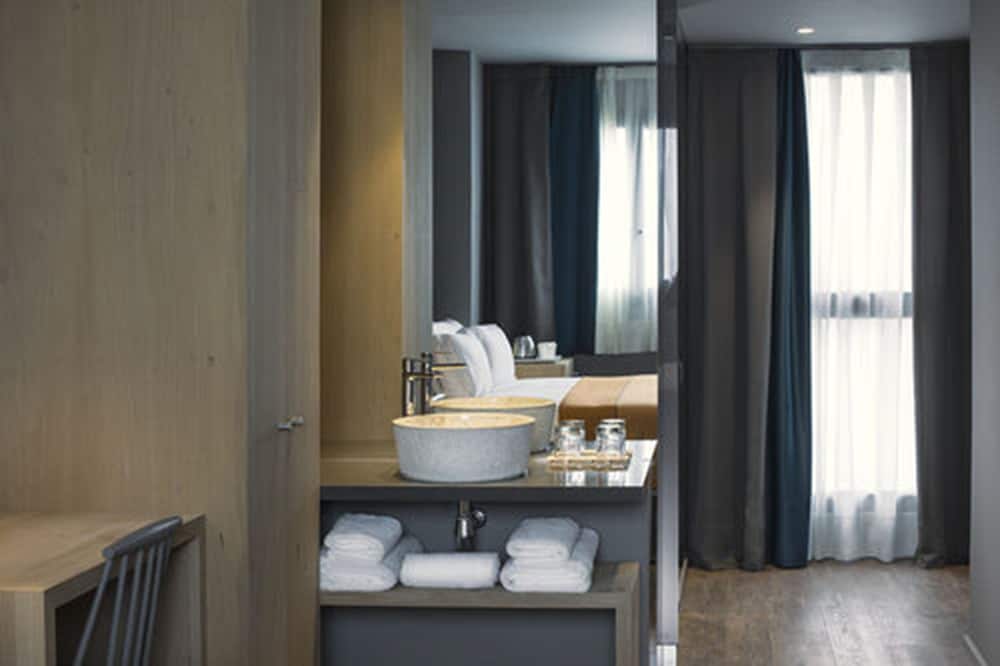 yurbban trafalgar hotel