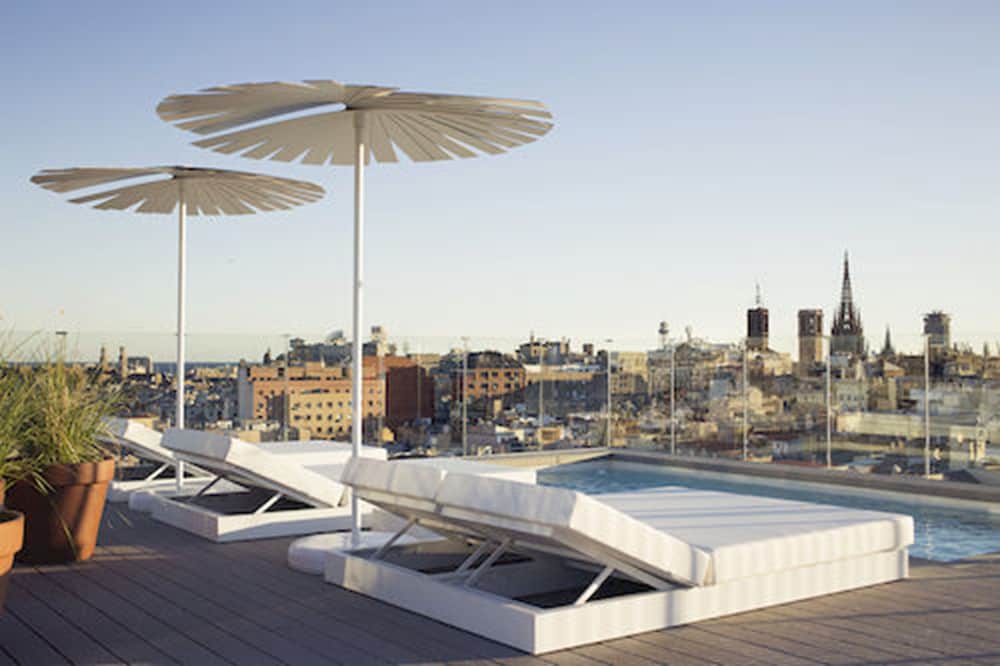 yurbban trafalgar hotel