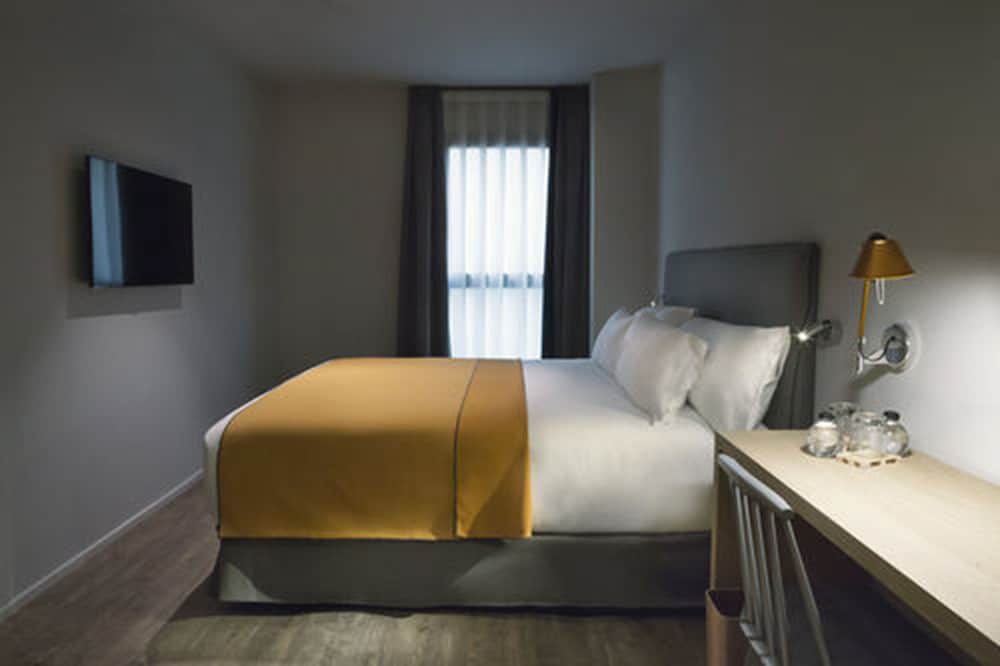 yurbban trafalgar hotel