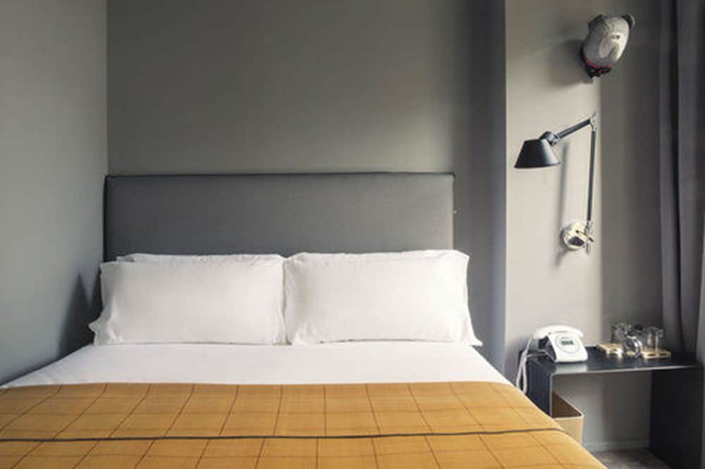 yurbban trafalgar hotel