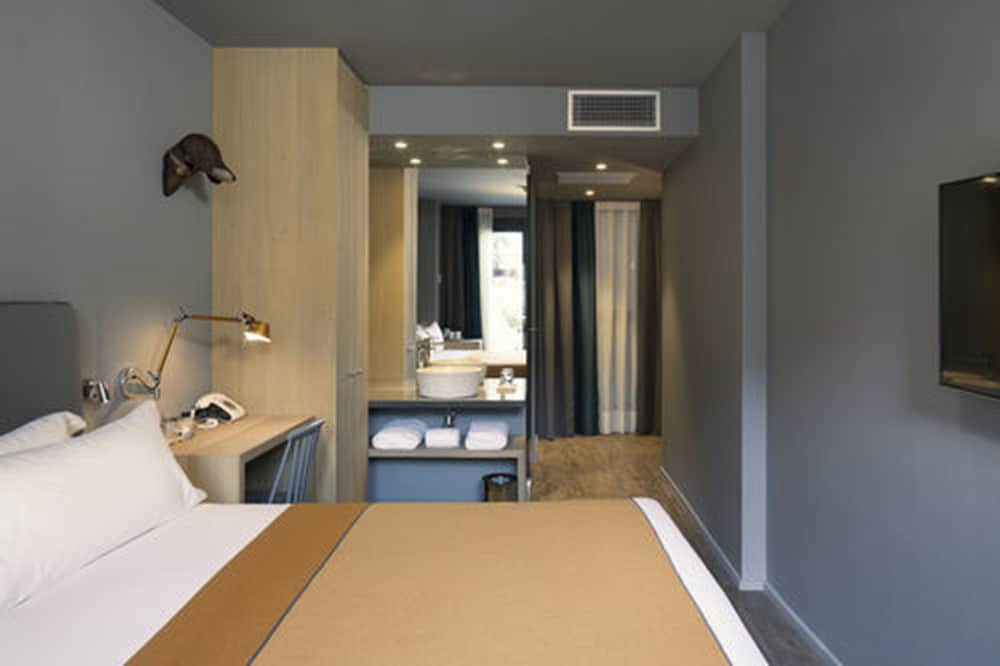 yurbban trafalgar hotel