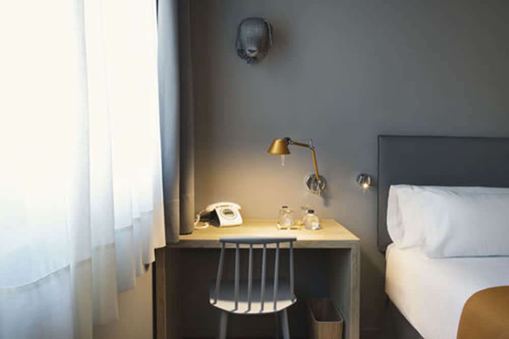 yurbban trafalgar hotel