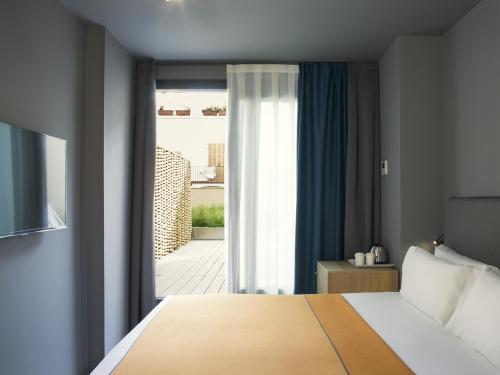 yurbban trafalgar hotel