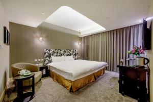 Stay Hotel - Taichung Yizhong,Near Paochueh Temple,4 star