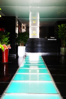 q hotel