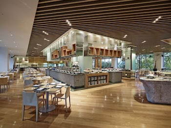 rolling hills hotel