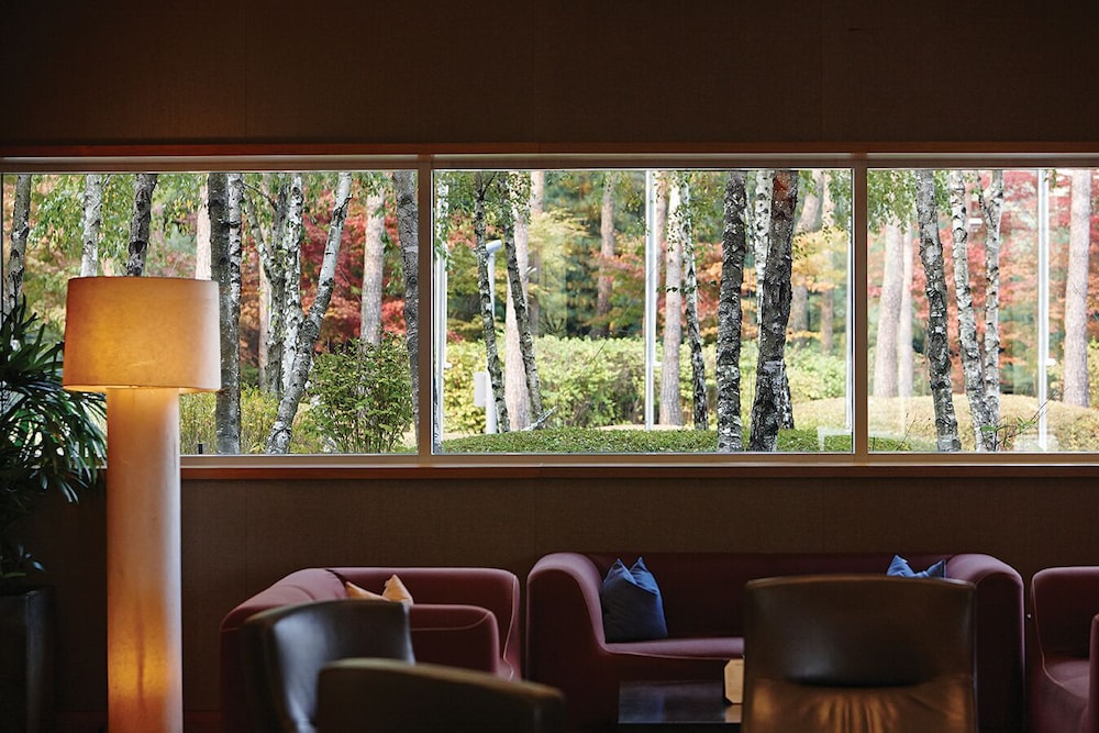 rolling hills hotel