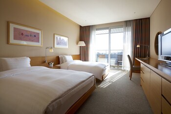 rolling hills hotel