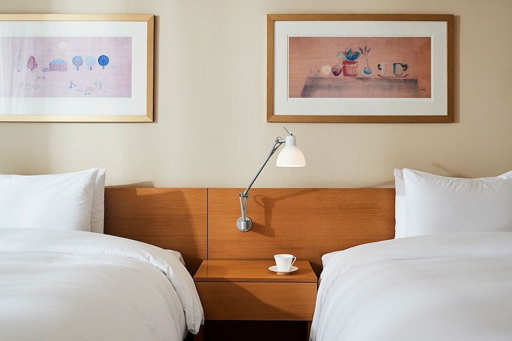 rolling hills hotel