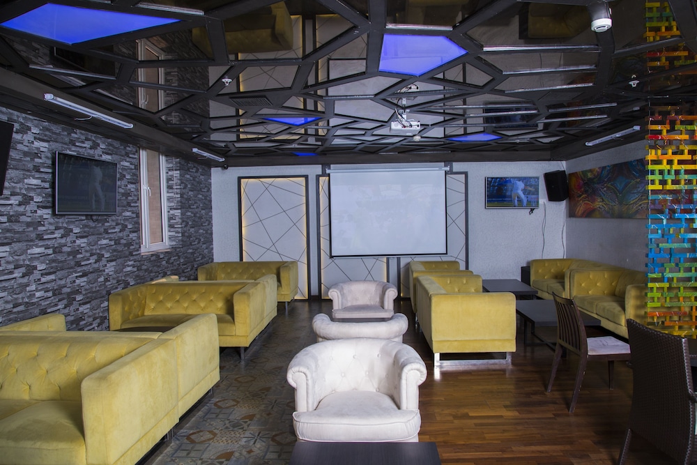 The Centrepoint,Sholinganallur,3 star