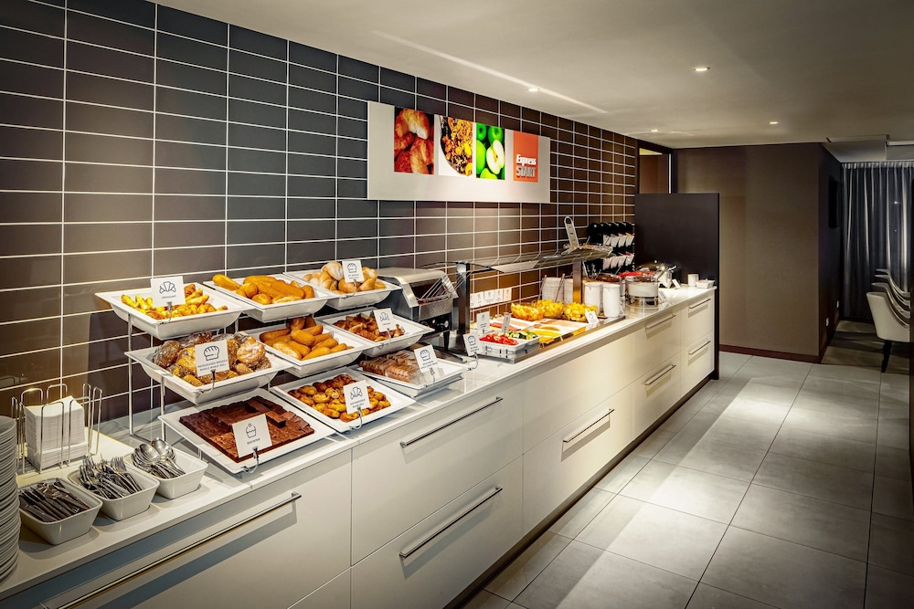holiday inn express the hague parliament by ihg