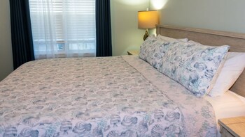 Surfside Ii #109 2 Bedroom Home By Redawning,5601 Gulf Blvd,3 star