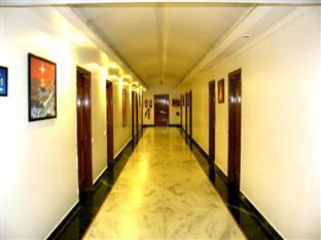 Hotel Lawrence,Lawrence Road,3 star