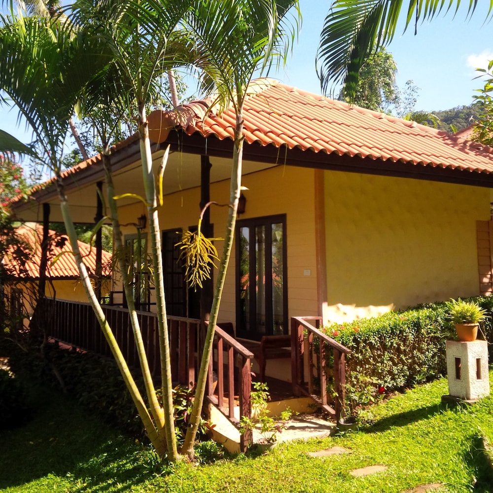 paradise bungalows