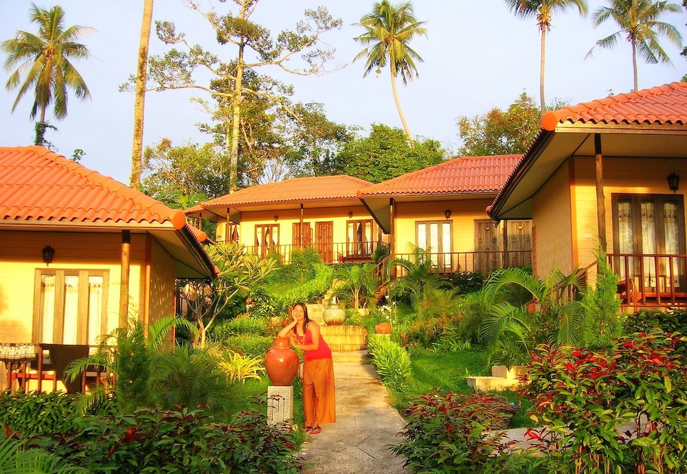 paradise bungalows