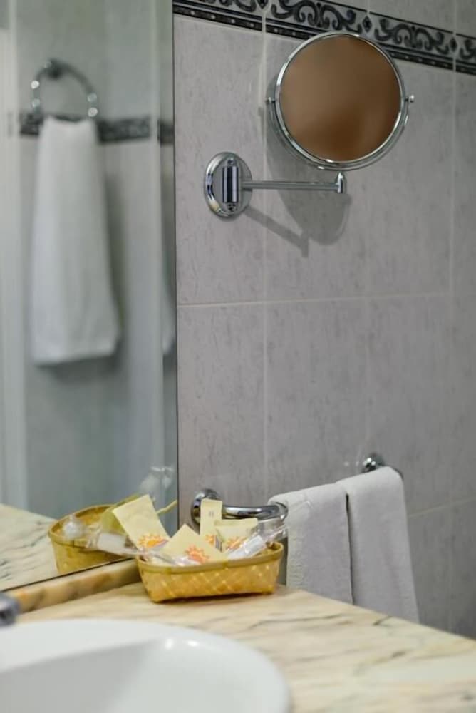 hotel monarque fuengirola park