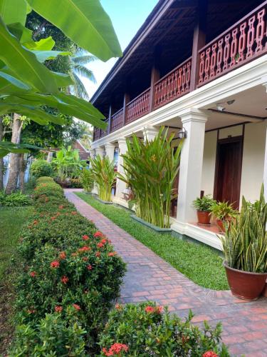 luang prabang residence and travel