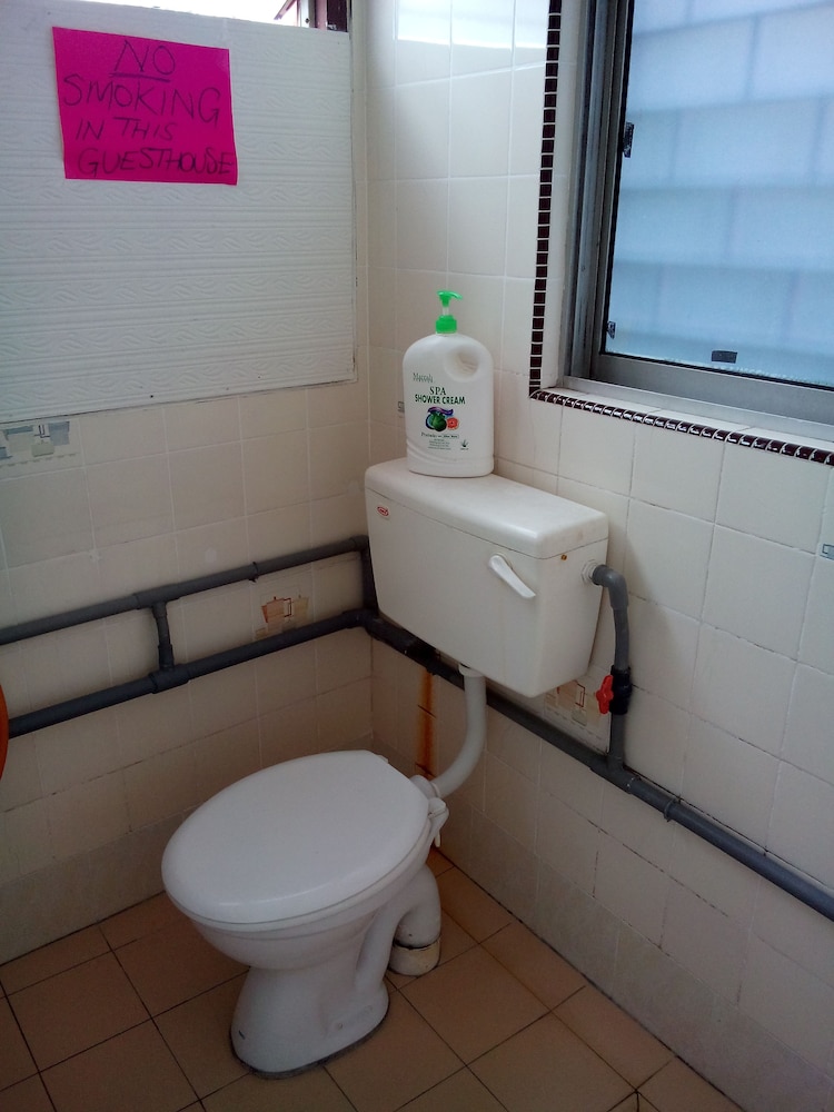 discovery malacca hostel