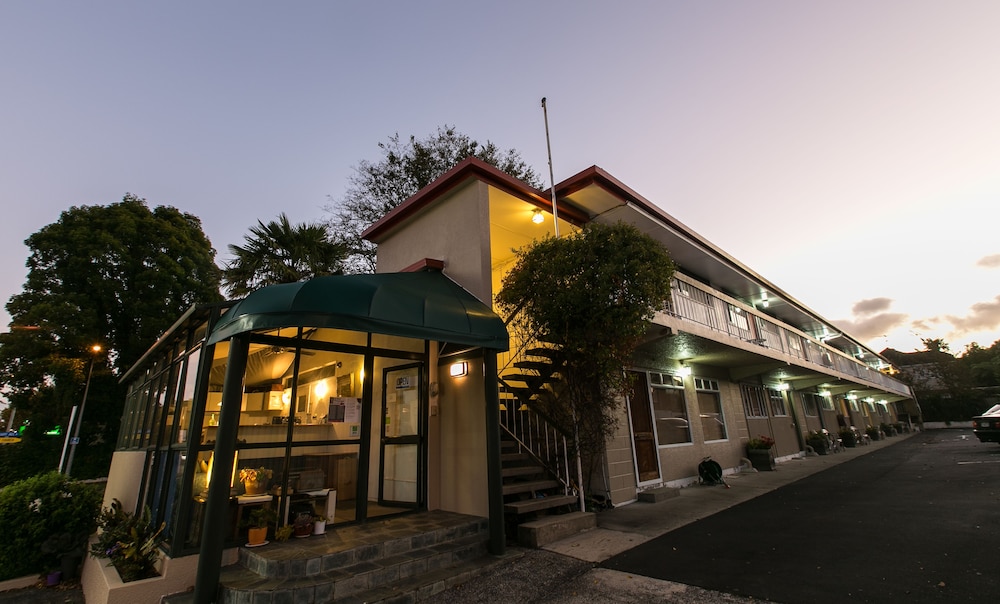 ranfurly evergreen motel