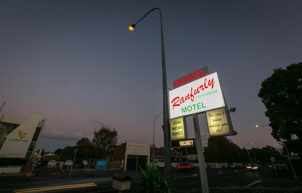 ranfurly evergreen motel