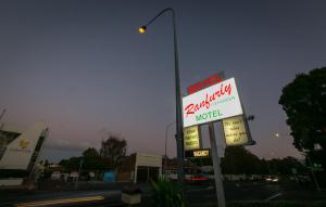 ranfurly evergreen motel