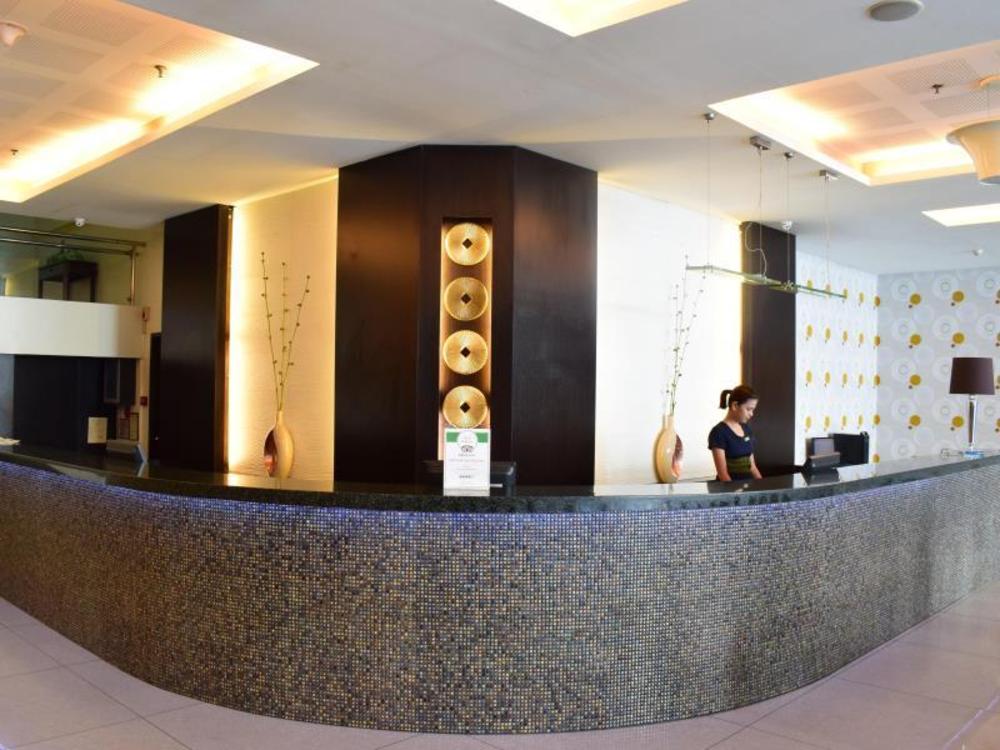 diamond suites and residences