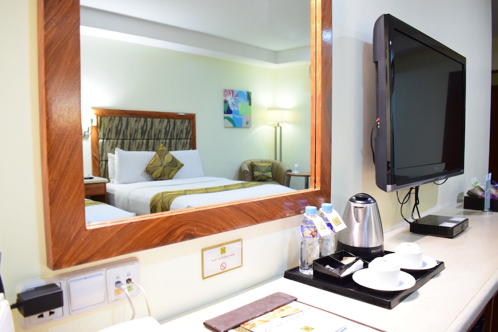 diamond suites and residences
