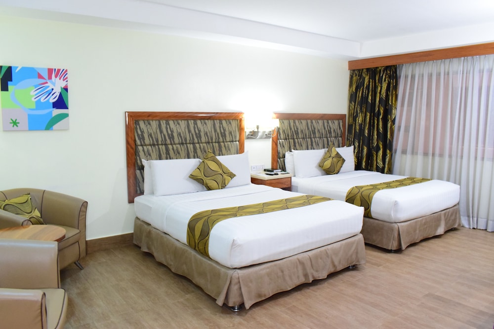 diamond suites and residences