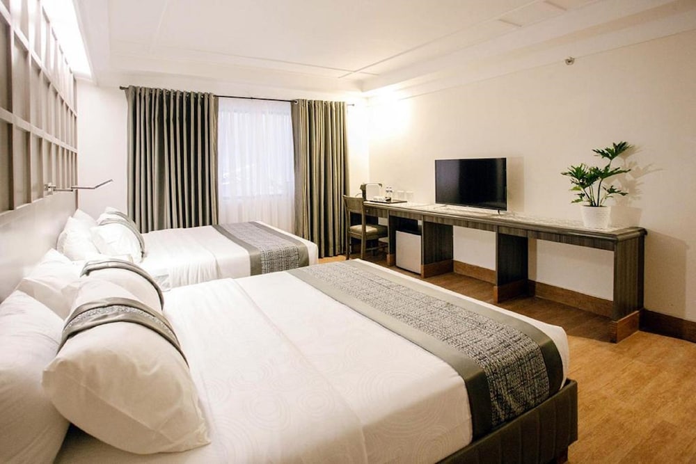 diamond suites and residences