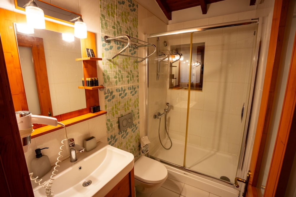 leylak boutique hotel and brasserie boutique class