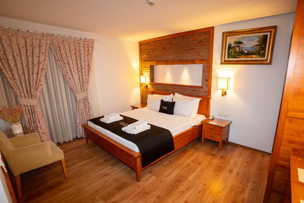 leylak boutique hotel and brasserie boutique class