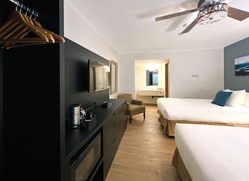 the downtown a coast hotel