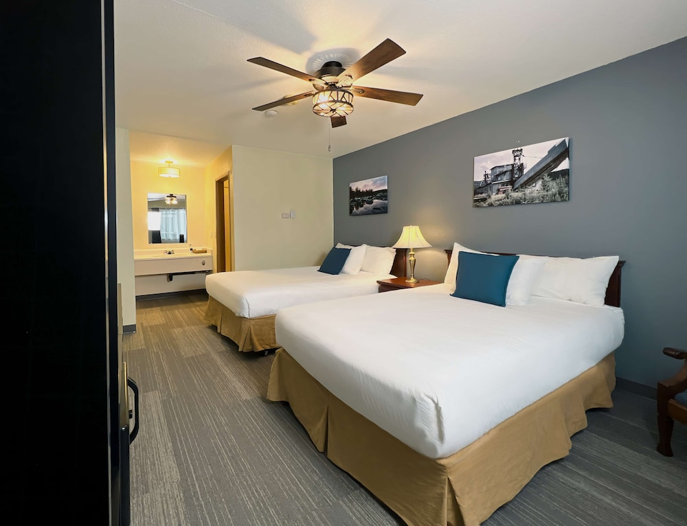 the downtown a coast hotel