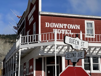 the downtown a coast hotel