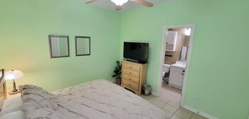 Los Cabos I #5 2 Bedroom Condo By Redawning,105 East Tarpon Street,3 star