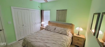 Los Cabos I #5 2 Bedroom Condo By Redawning,105 East Tarpon Street,3 star
