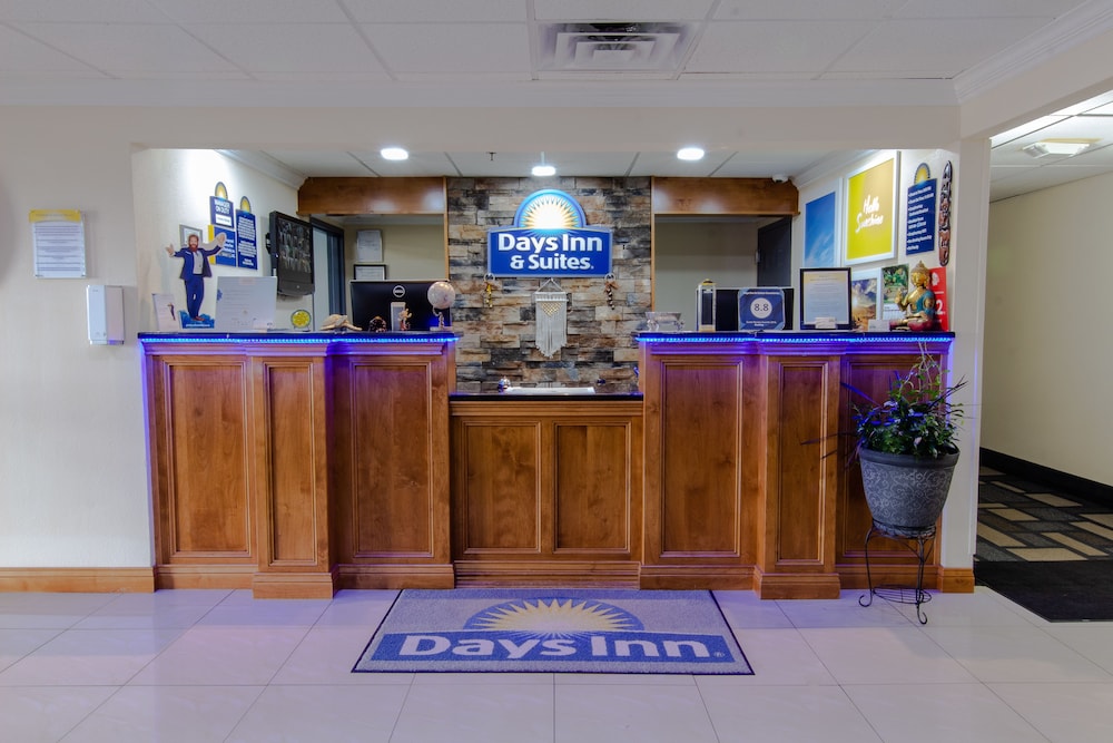 days inn and suites by wyndham commerce
