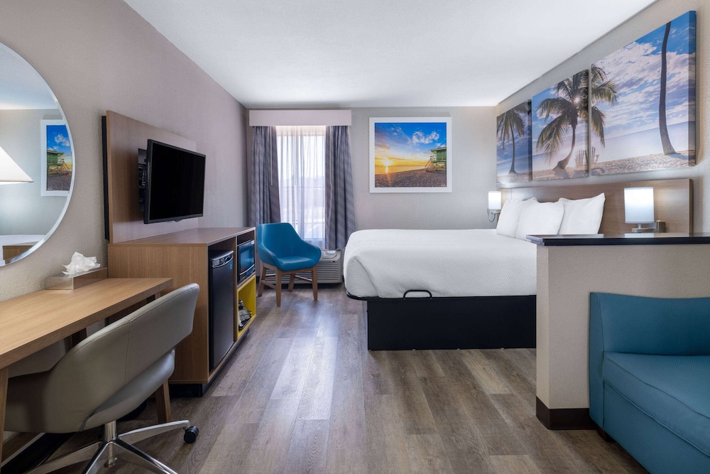 days inn and suites by wyndham commerce